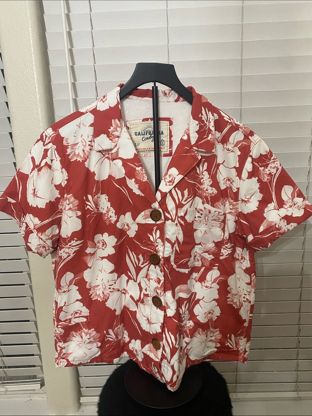 California Cowboy Red Floral Aloha Shirt Size M